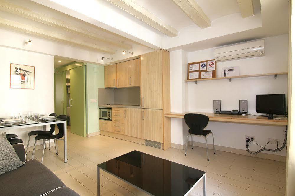 Apartamentos Med Ramblas Barcelone Extérieur photo